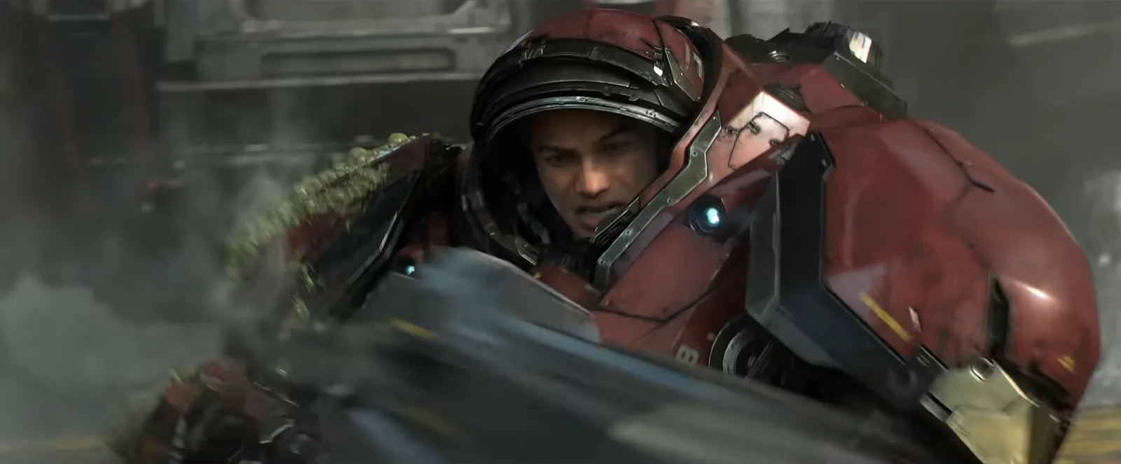 Морпех в броне отбивается от зергов, кадр трейлера StarCraft «Dominion»